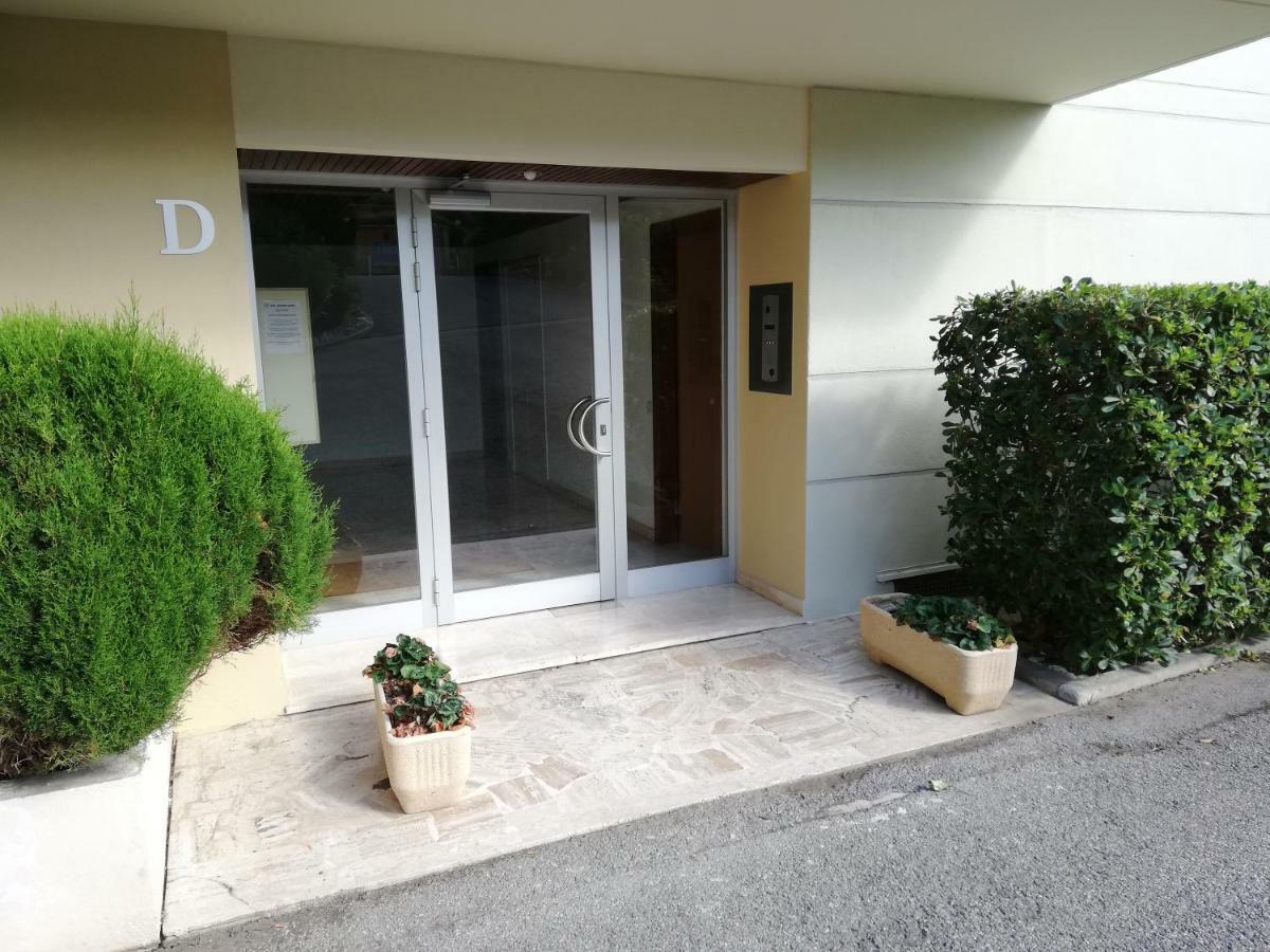 Appartement Le Belvedere โรกบรูน-กัป-มาร์แต็ง ภายนอก รูปภาพ